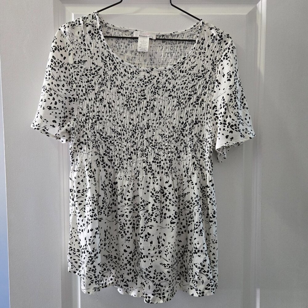 Urban Romantics short sleeve flowy Top Size L 2/$20